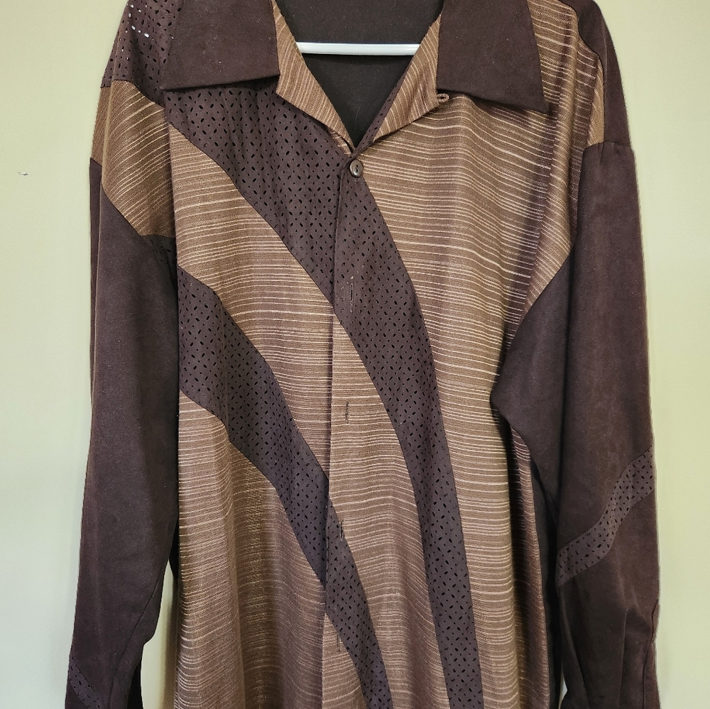 Silver Silk Signature 100% Ultrasuede Brown Button Up Long Sleeve Shirt. Mens Si